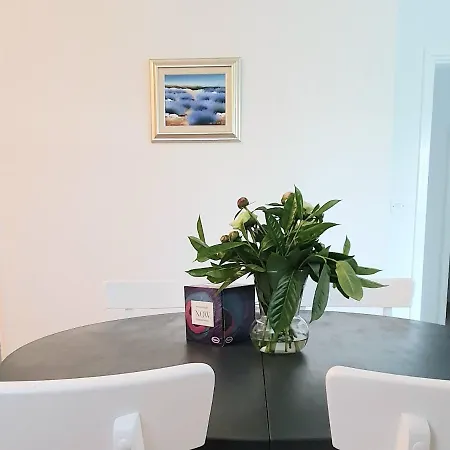 Teepeen1 Cro Apartament *
